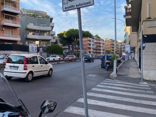 negozio in affitto a Roma in zona Aurelio