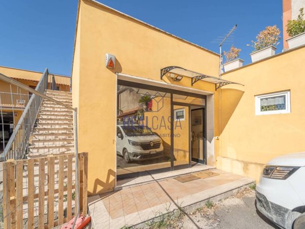 negozio in affitto a Roma in zona Romanina