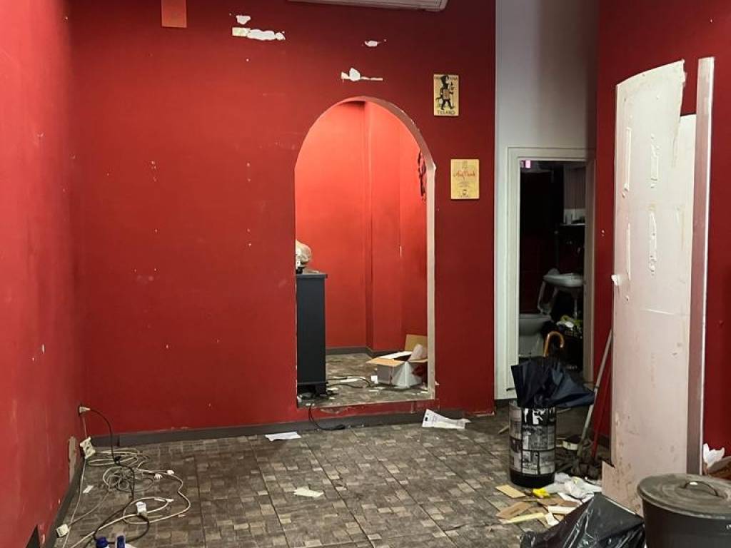 negozio in affitto a Roma in zona Appio Latino