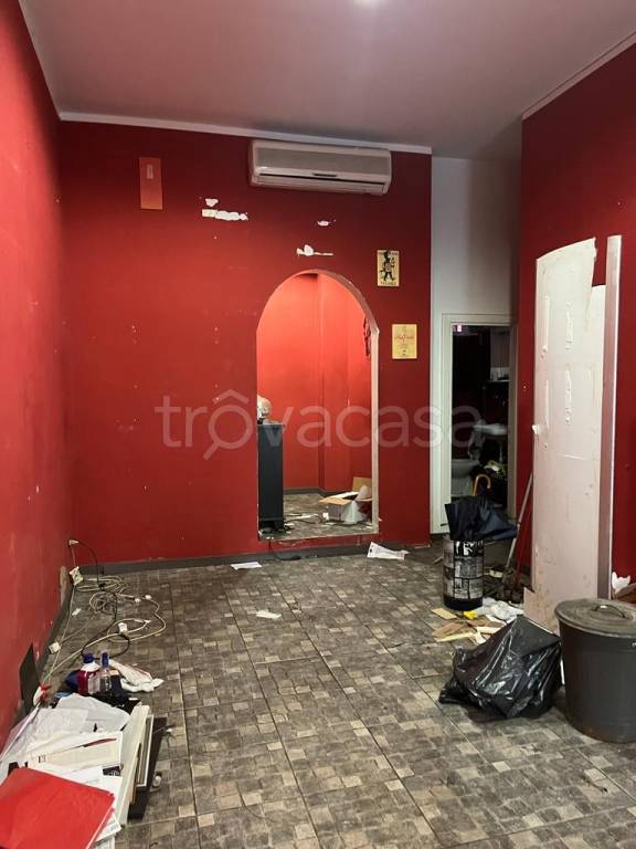 negozio in affitto a Roma