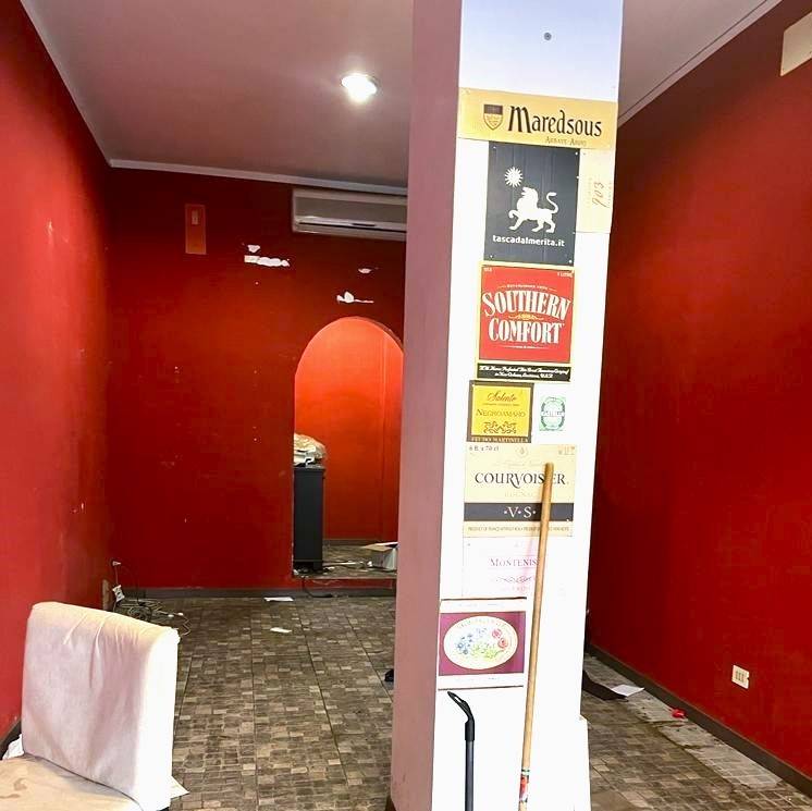 negozio in affitto a Roma in zona Appio Latino