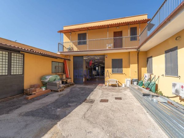 negozio in affitto a Roma in zona Romanina