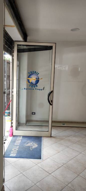 negozio in affitto a Roma in zona Appio Latino