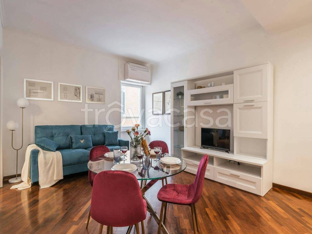 appartamento in affitto a Roma in zona Trevi-Colonna