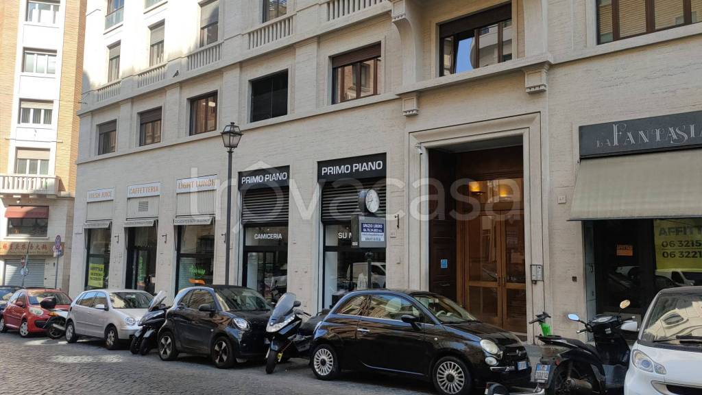 quadrivano in affitto a Roma in zona Trevi-Colonna