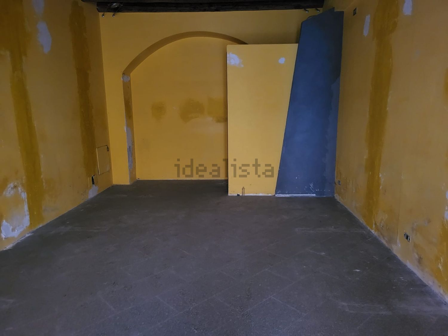 negozio in affitto a Roma in zona Rione Monti/Campitelli