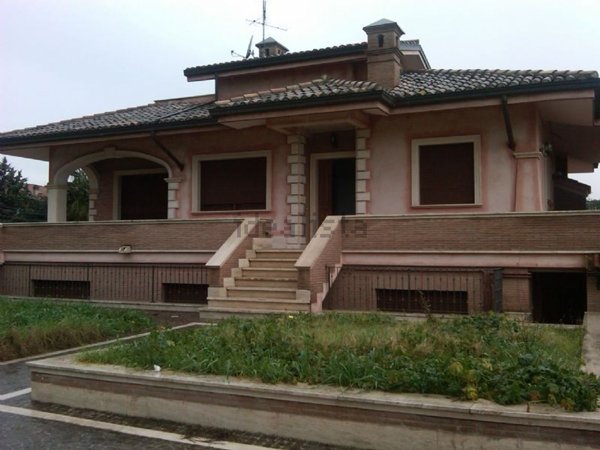 casa indipendente in affitto a Roma