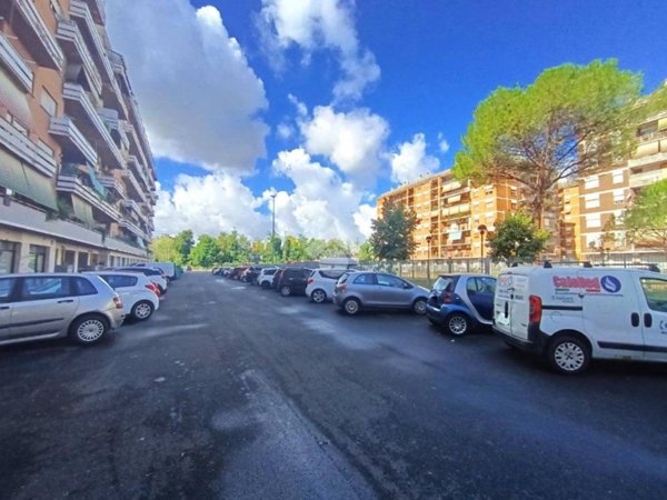 negozio in affitto a Roma in zona Monte Sacro/Talenti