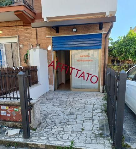 negozio in affitto a Roma in zona Fidene