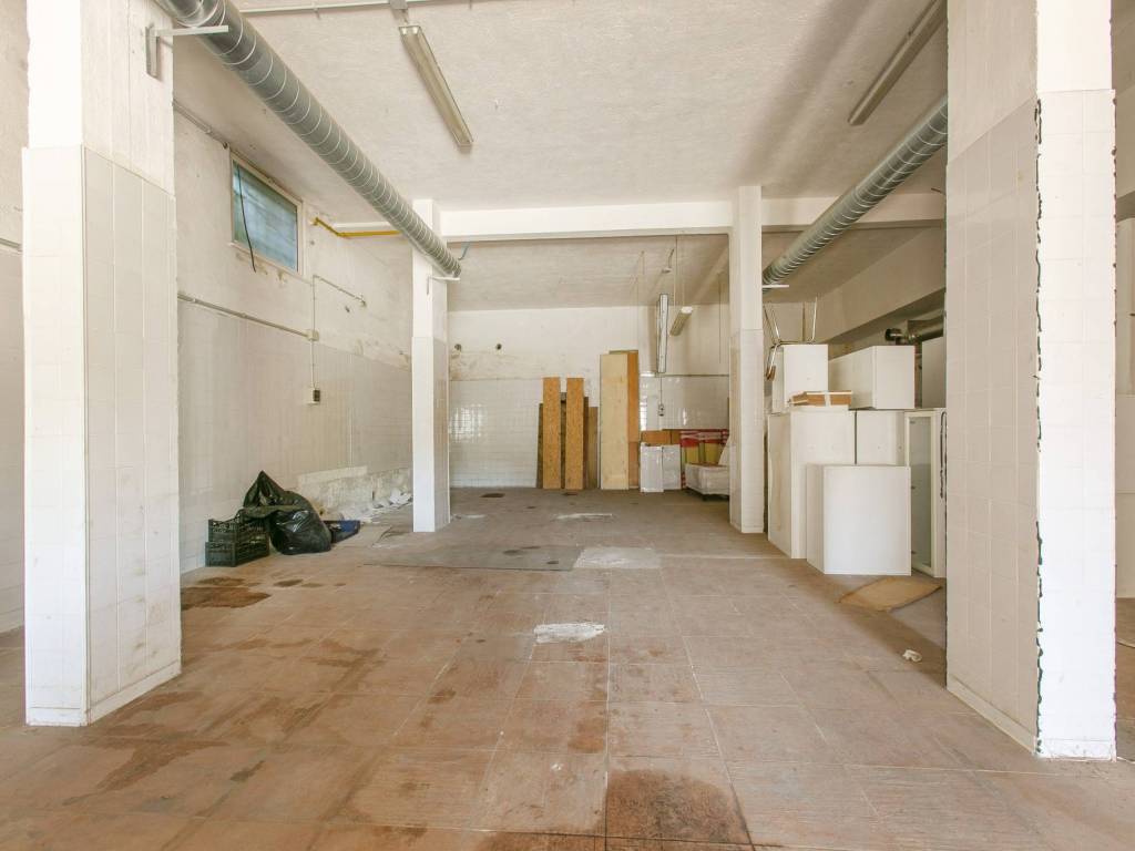 negozio in affitto a Roma in zona Grottarossa