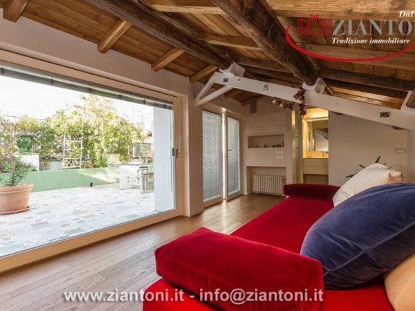 appartamento in affitto a Roma in zona Trevi-Colonna