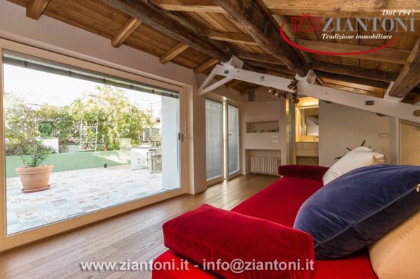 appartamento in affitto a Roma in zona Trevi-Colonna
