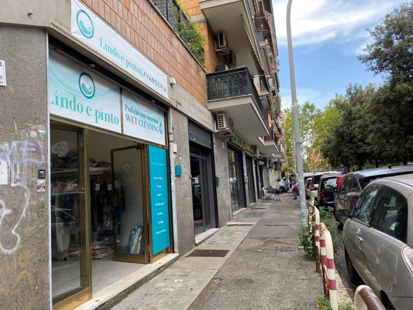 negozio in affitto a Roma in zona Appio Claudio