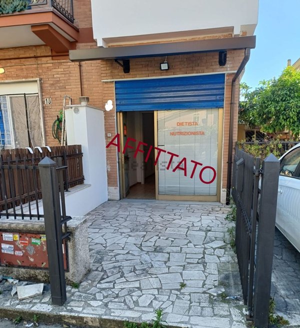 locale commerciale in affitto a Roma in zona Fidene