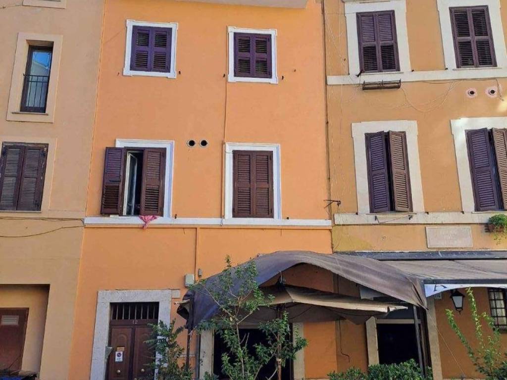 appartamento in affitto a Roma in zona Parione/Sant'Eustachio