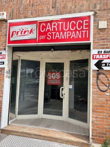 negozio in affitto a Roma in zona Cinecittà