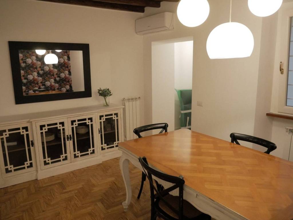 appartamento in affitto a Roma in zona Trevi-Colonna