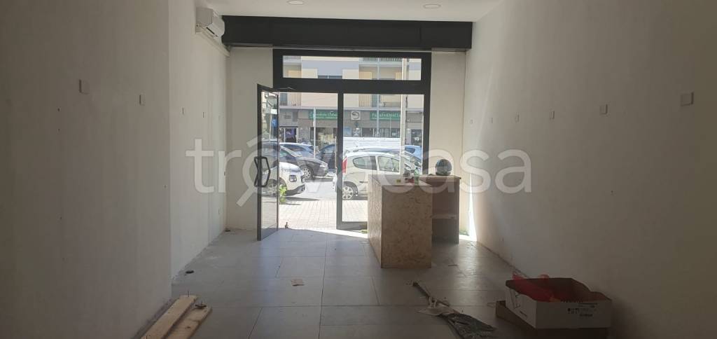 negozio in affitto a Roma in zona Ostia