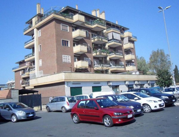 locale commerciale in affitto a Roma in zona Portuense