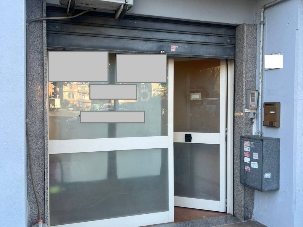 negozio in affitto a Roma in zona Ponte Mammolo