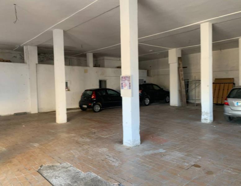 locale commerciale in affitto a Roma in zona Casal Morena