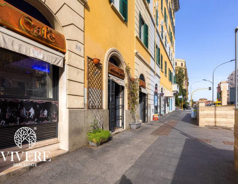 locale commerciale in affitto a Roma in zona Tuscolano