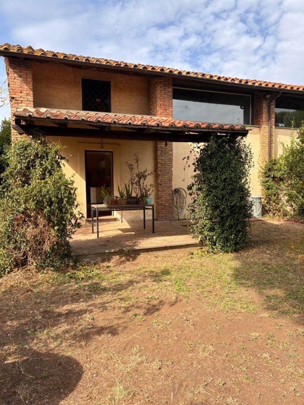 casa indipendente in affitto a Roma in zona Torricola