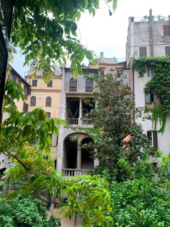 appartamento in affitto a Roma in zona Rione Regola