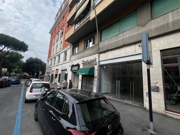 negozio in affitto a Roma