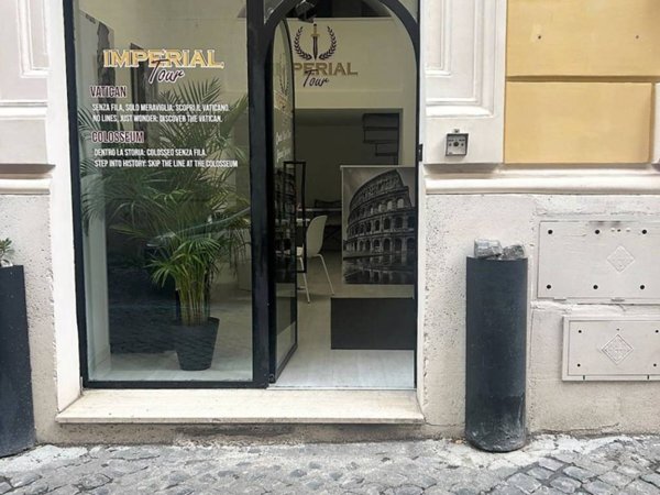 negozio in affitto a Roma in zona Rione Borgo