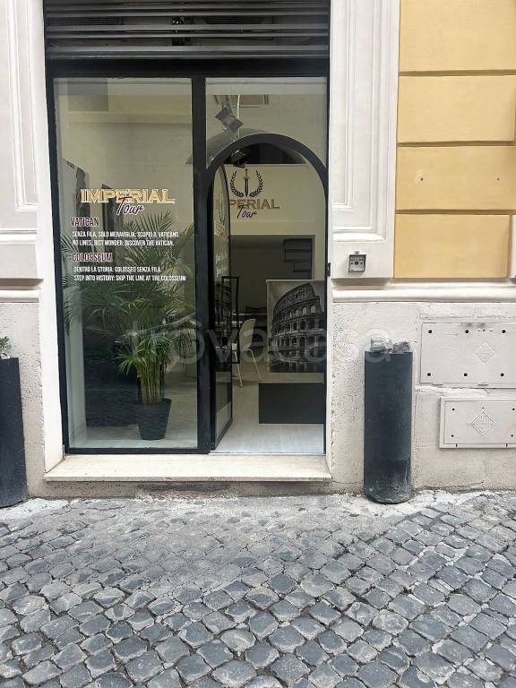 negozio in affitto a Roma in zona Rione Borgo
