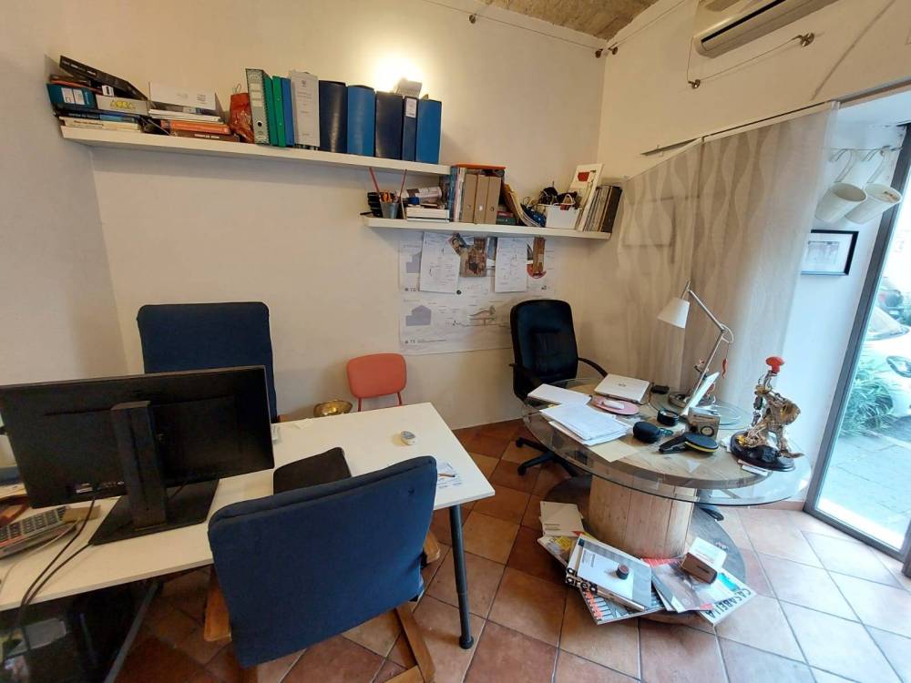 negozio in affitto a Roma in zona Rione Monti/Campitelli