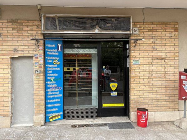 negozio in affitto a Roma in zona Ponte Mammolo