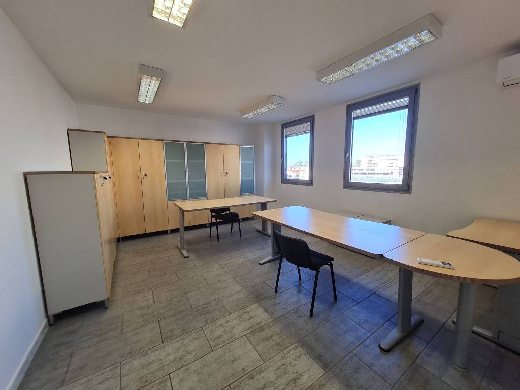 ufficio in affitto a Roma in zona Dragona/Bagnoletto