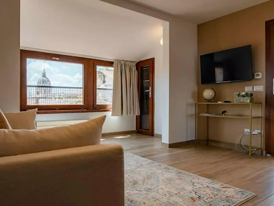 appartamento in affitto a Roma in zona Trevi-Colonna