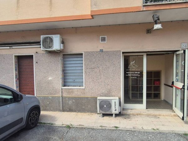 negozio in affitto a Roma in zona Romanina