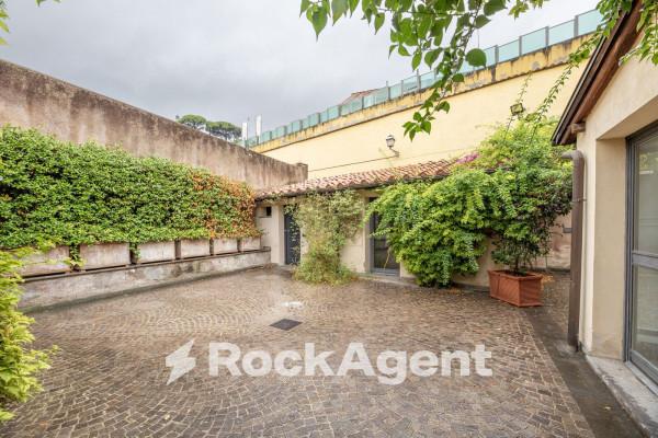 casa indipendente in affitto a Roma in zona Trastevere