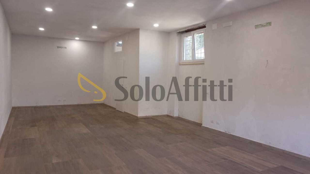 negozio in affitto a Roma in zona Torre Angela
