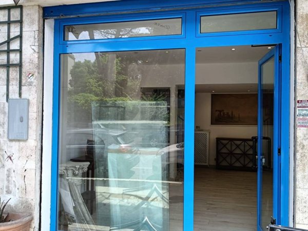 negozio in affitto a Roma in zona EUR