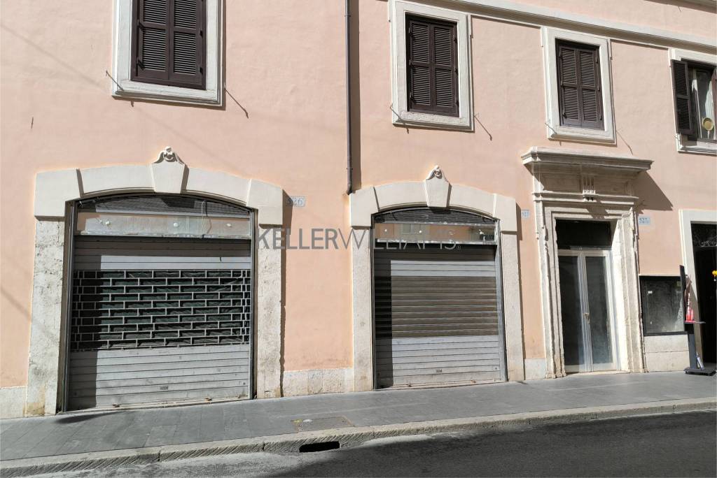 locale commerciale in affitto a Roma in zona Campo Marzio