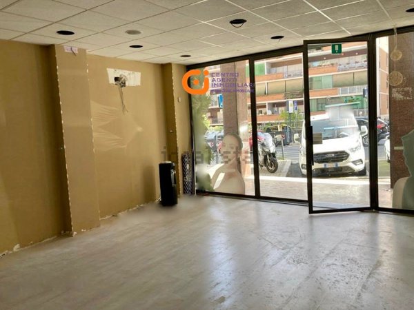locale commerciale in affitto a Roma in zona Aurelio