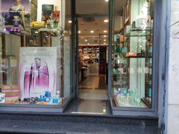 negozio in affitto a Roma in zona EUR
