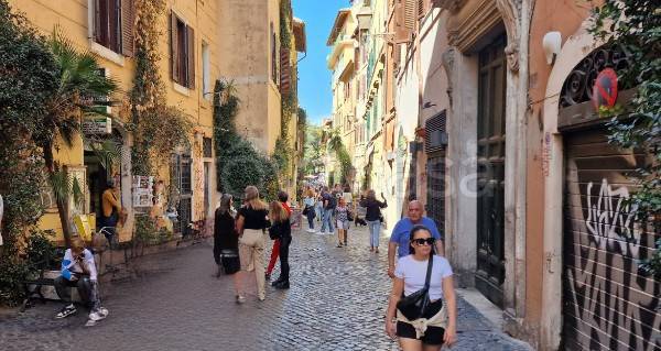negozio in affitto a Roma in zona Trastevere