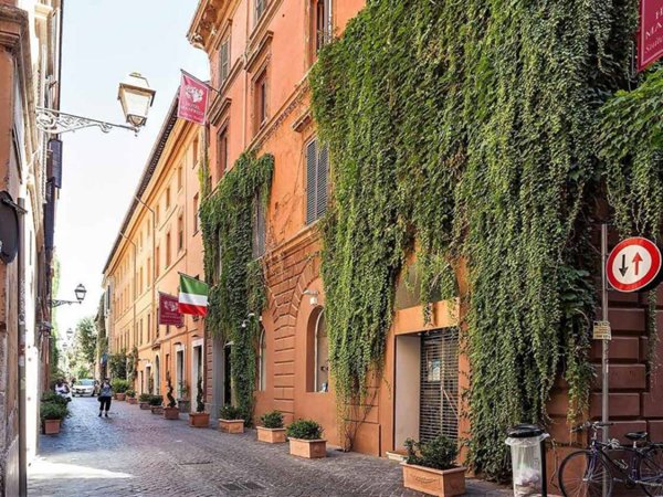 negozio in affitto a Roma in zona Campo Marzio