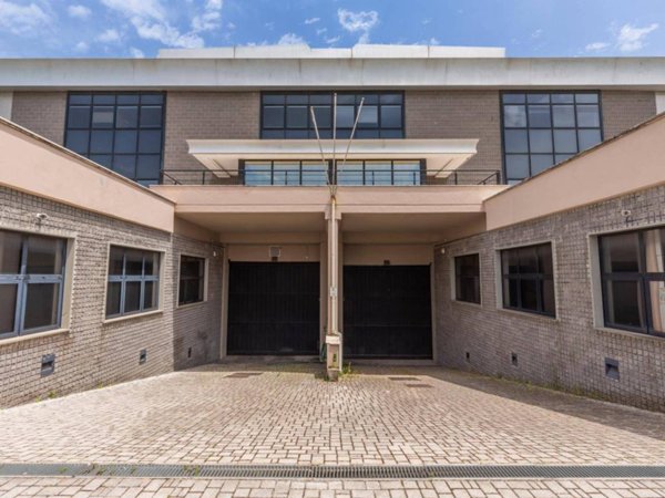 locale commerciale in affitto a Roma