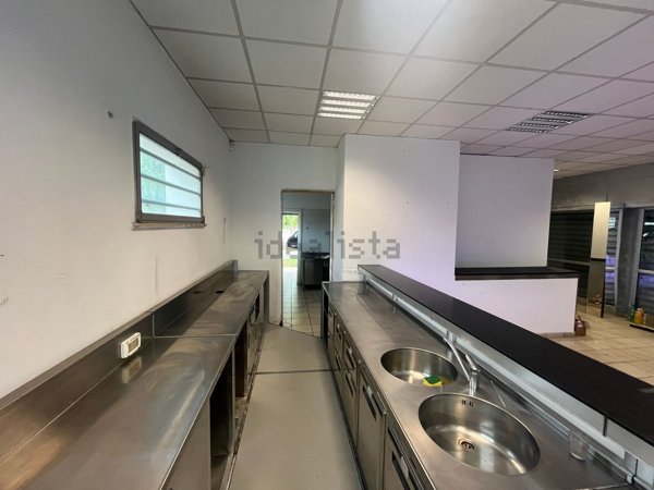 negozio in affitto a Roma
