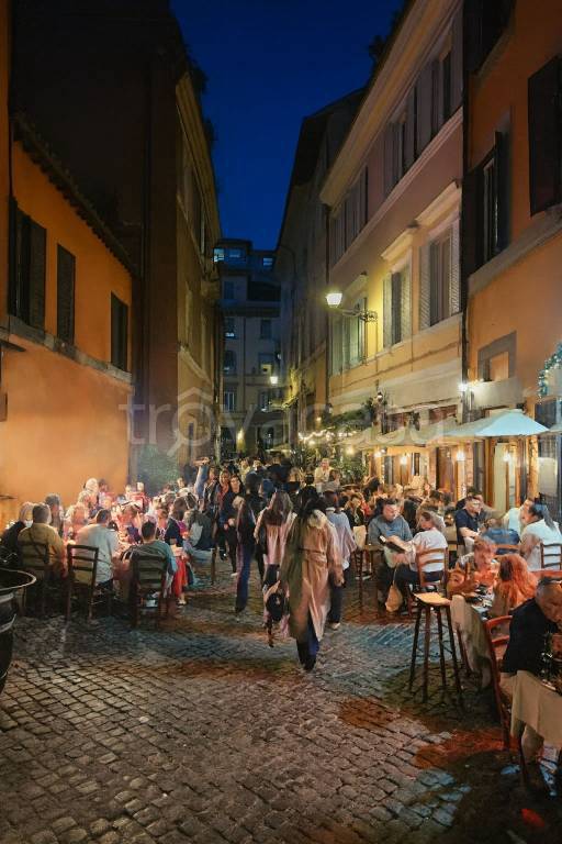 negozio in affitto a Roma in zona Trastevere