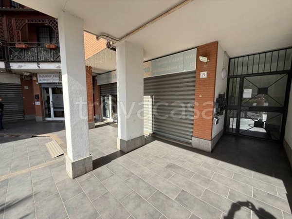 negozio in affitto a Roma in zona Osteria del Curato