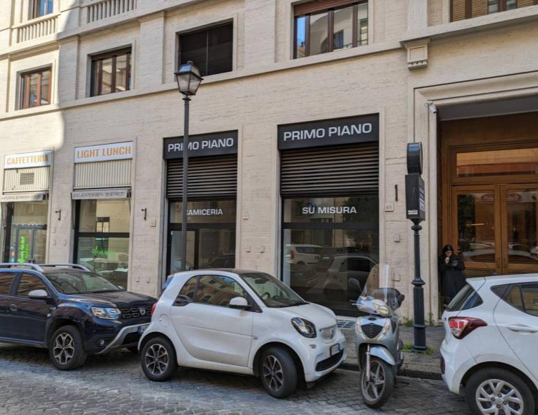 negozio in affitto a Roma in zona Trevi-Colonna