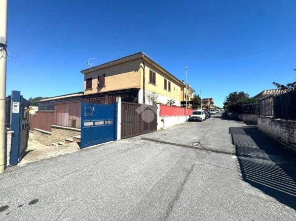 locale commerciale in affitto a Roma in zona Ponte Galeria